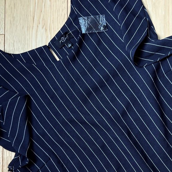 ⭐️BOGO FREE⭐️ NWOT MILK & HONEY Navy Blue Striped Ruffled Cap Sleeve Top - Picture 7 of 9